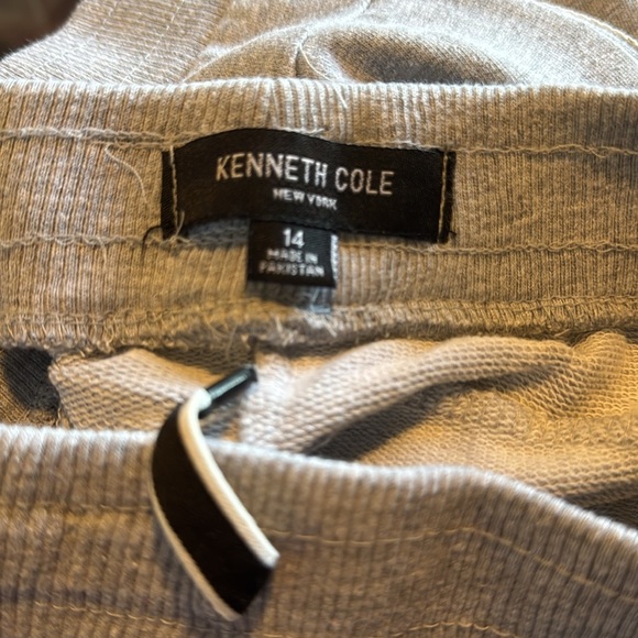KENNETH  COLE Gray and green Boy’s Shorts, Size 14 - Picture 3 of 8